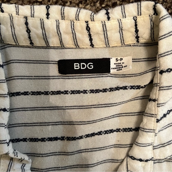 Urban Outfitters - BDG White Solid All Day Wear Shirt - Picture 8 of 10